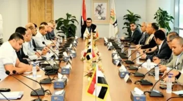 توجيهات جديدة.. وزير الإسكان يتابع أهم ملفات العمل في مدن شرق القاهرة 1